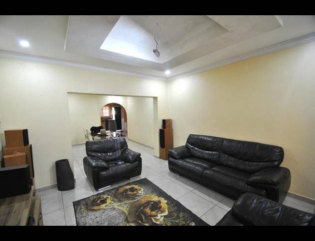 4 BEDROOM HOUSE FOR SALE IN DAWN PARK